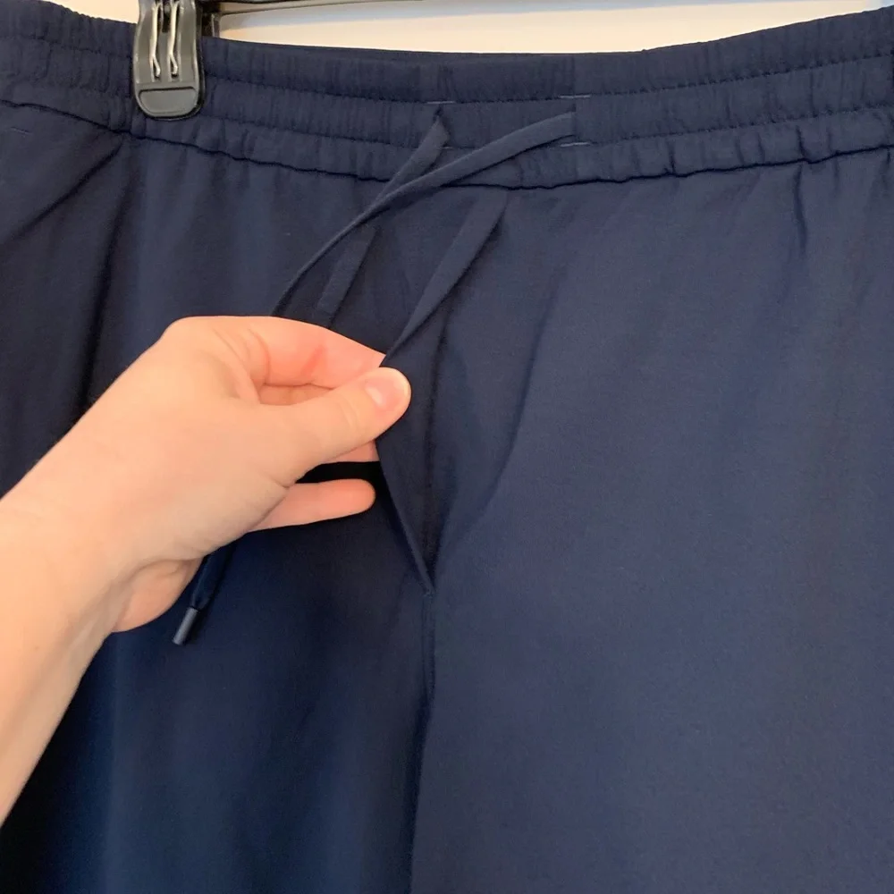 Lululemon Tapered-Leg Mid-Rise Pant 7/8 Length in True Navy